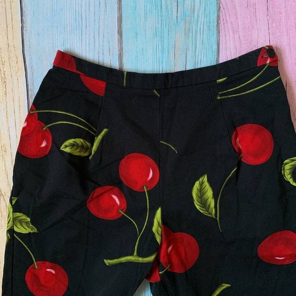 Briggs New York Black capri Pants with Red cherries Pattern - Picture 5 of 8